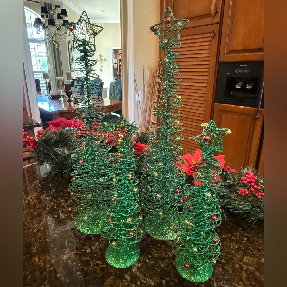 Green Wire Glittery Christmas Tree Set of 4